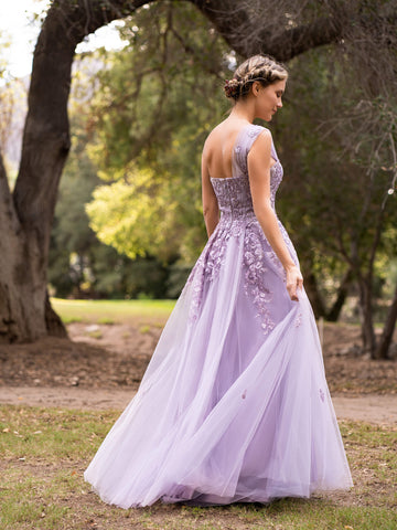 Robe de bal longue asymétrique en tulle à décolleté cœur