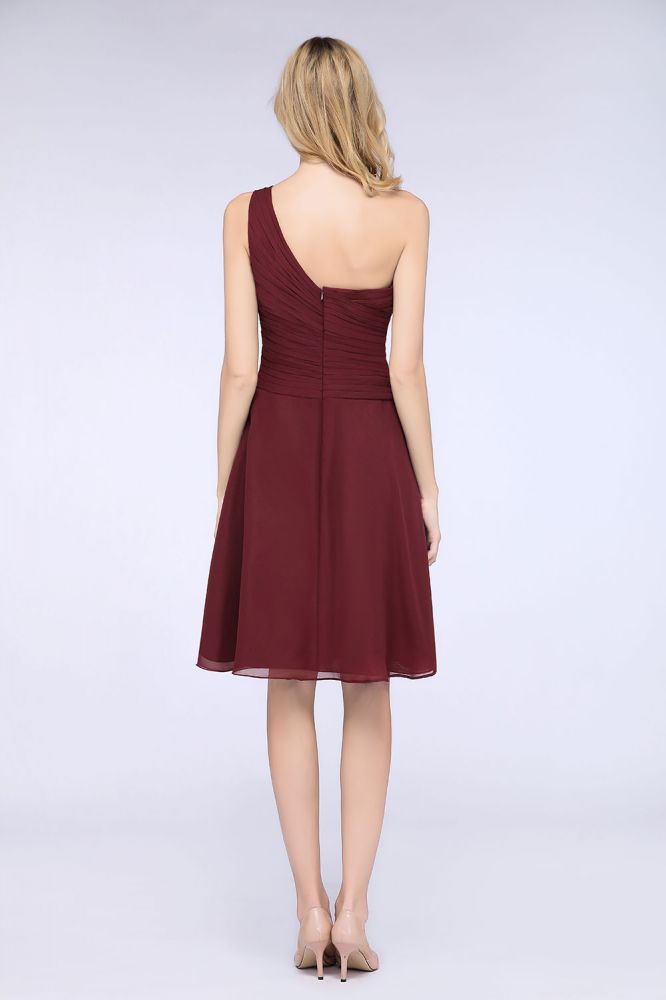 Vestido de dama de honor de un solo hombro con escote corazón y largo hasta la rodilla, con volantes y corte en A.