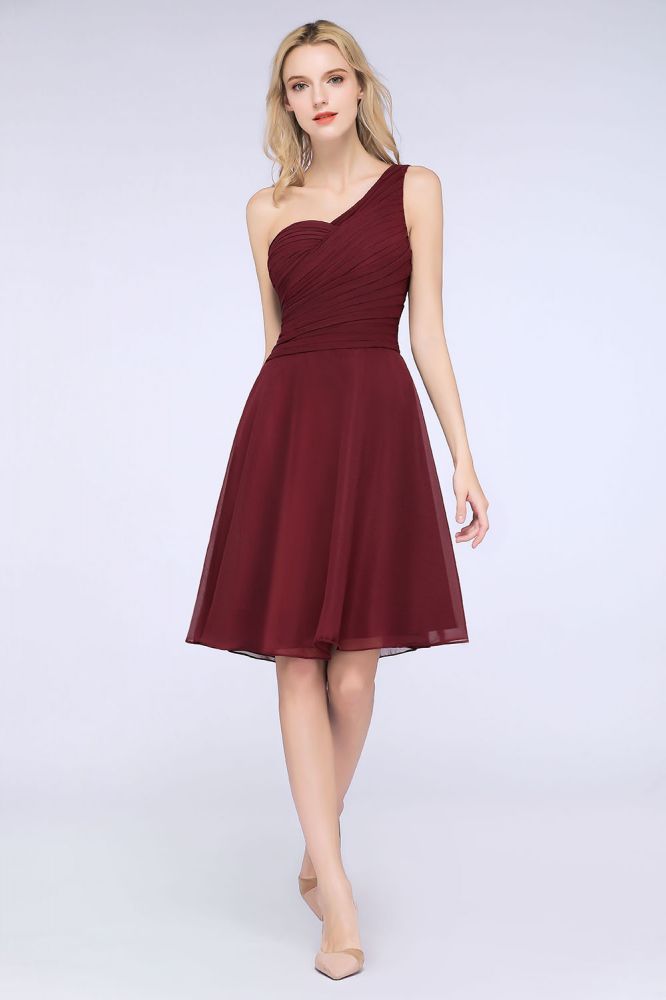 Vestido de dama de honor de un solo hombro con escote corazón y largo hasta la rodilla, con volantes y corte en A.