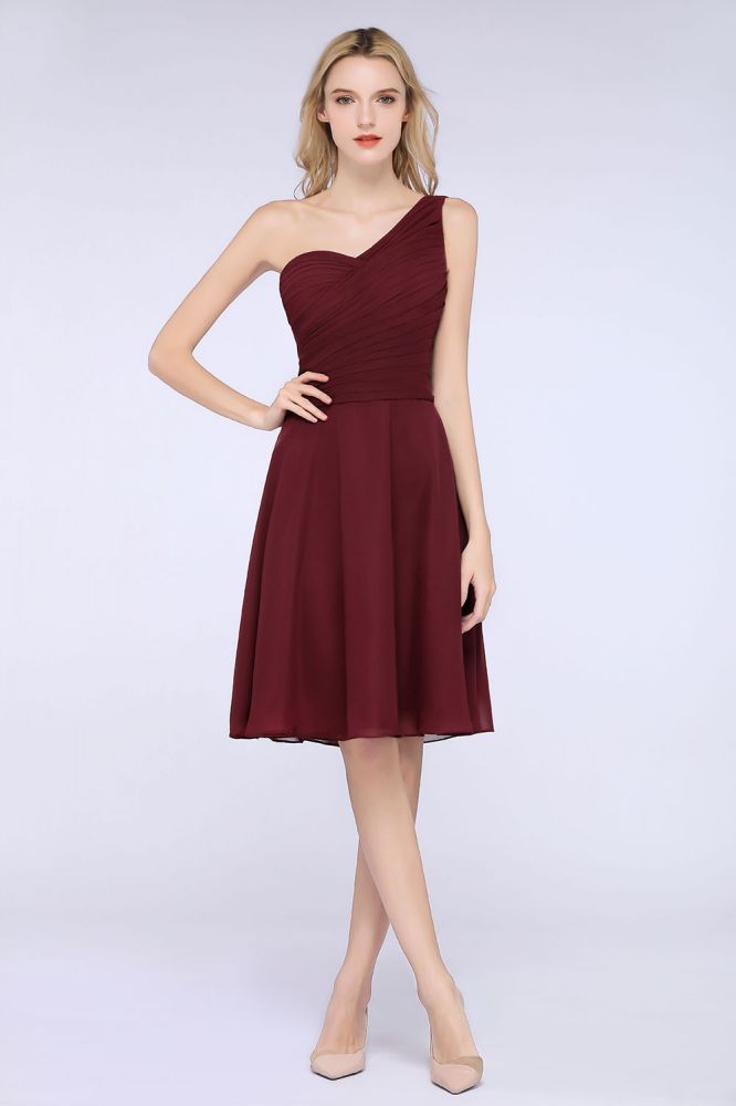 Vestido de dama de honor de un solo hombro con escote corazón y largo hasta la rodilla, con volantes y corte en A.