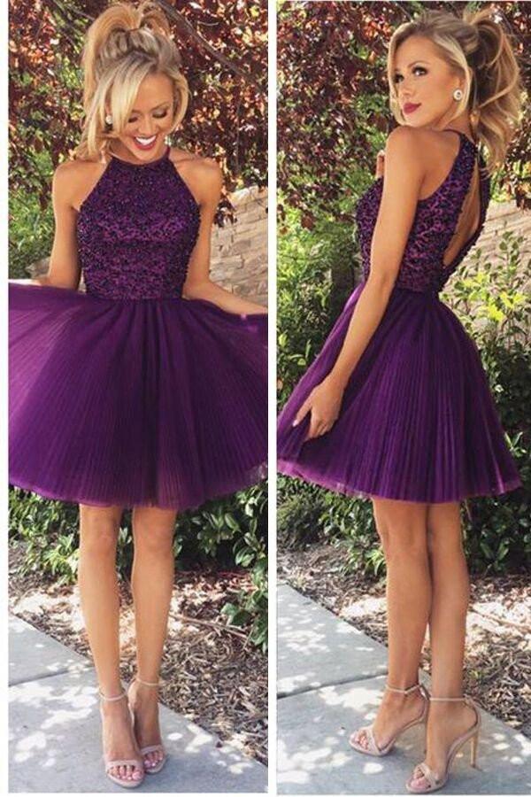 Robes de cocktail violettes à dos nu et perles pour le bal de fin d'année