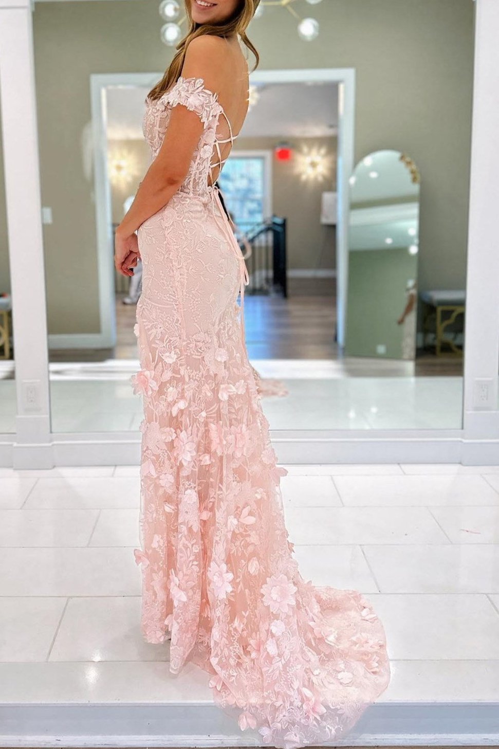 Paradis | Robe de bal longue en dentelle florale à épaules dénudées et fente