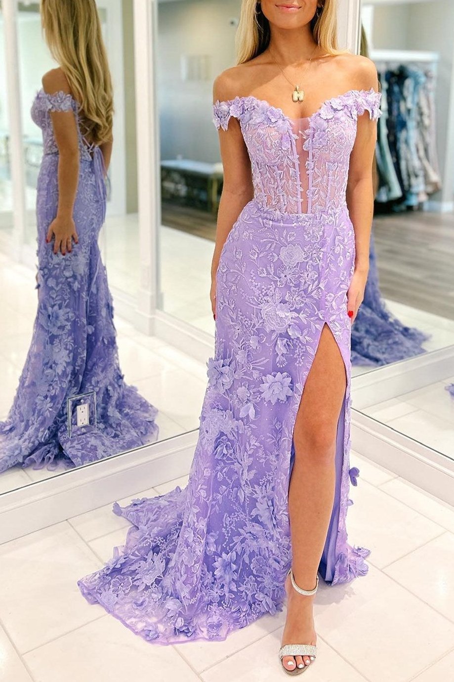 Paradis | Robe de bal longue en dentelle florale à épaules dénudées et fente