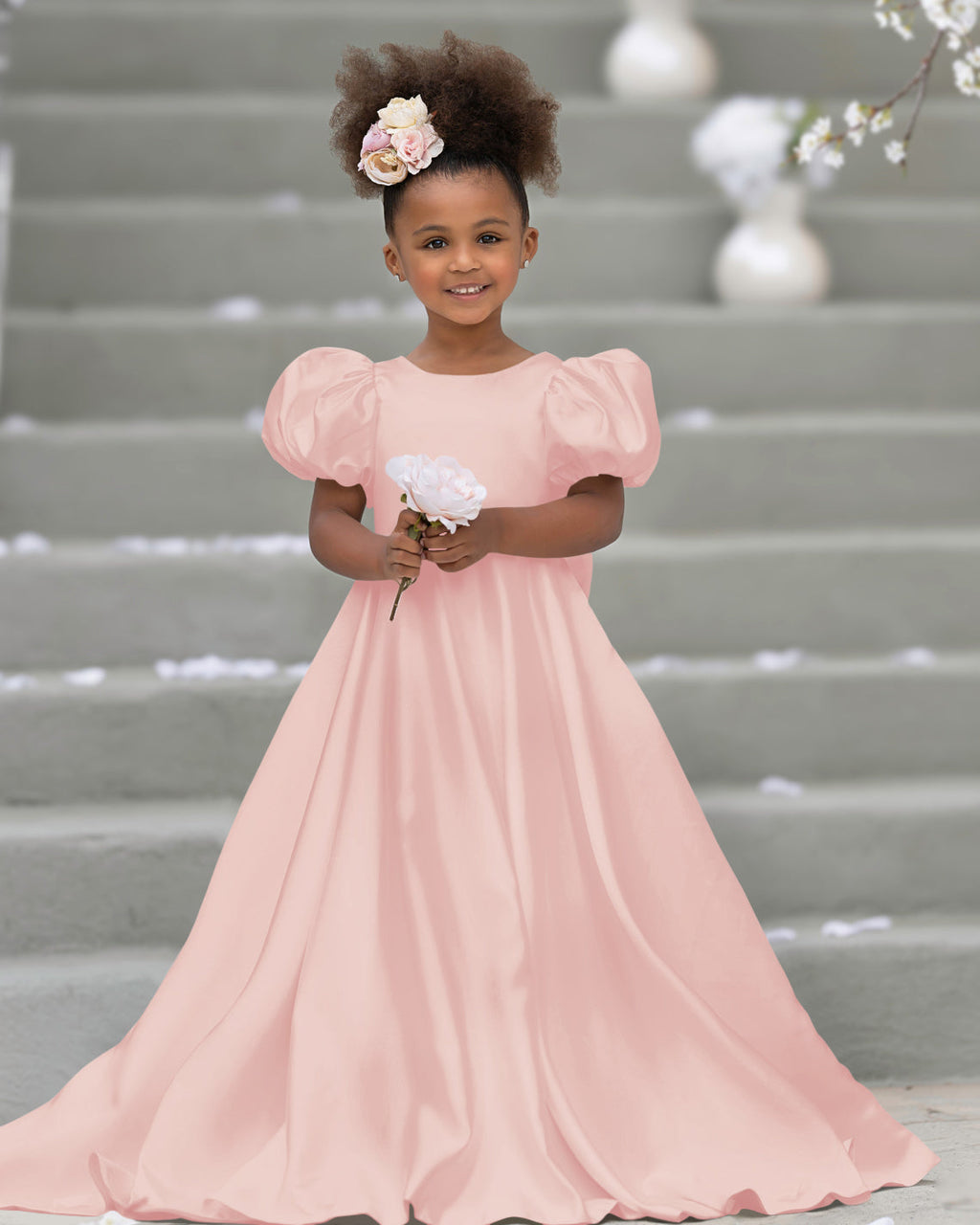 Vestido de niña de las flores con mangas abullonadas, lazo, botones en la espalda y cola de barrido 