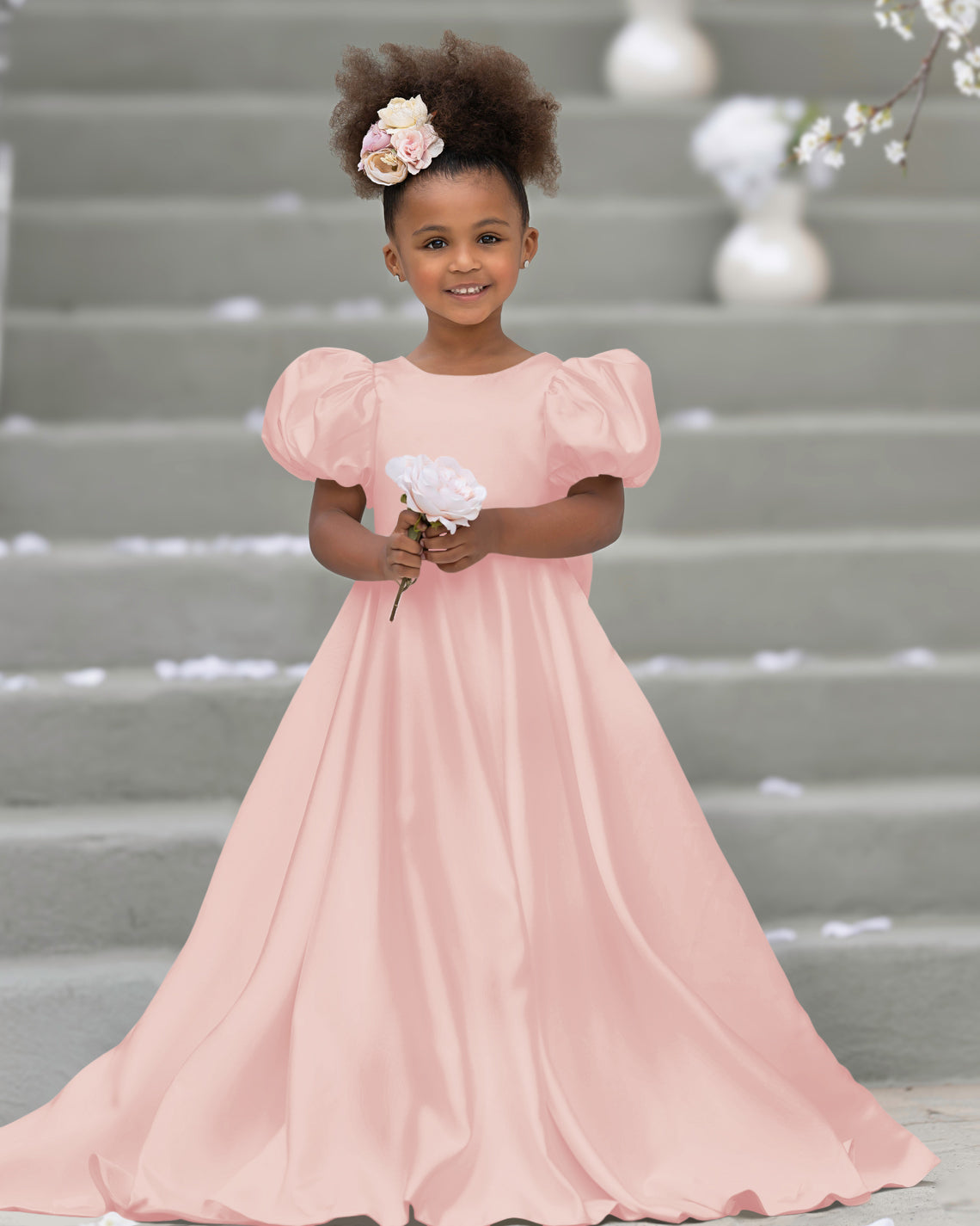 Vestido de niña de las flores con mangas abullonadas, lazo, botones en la espalda y cola de barrido 