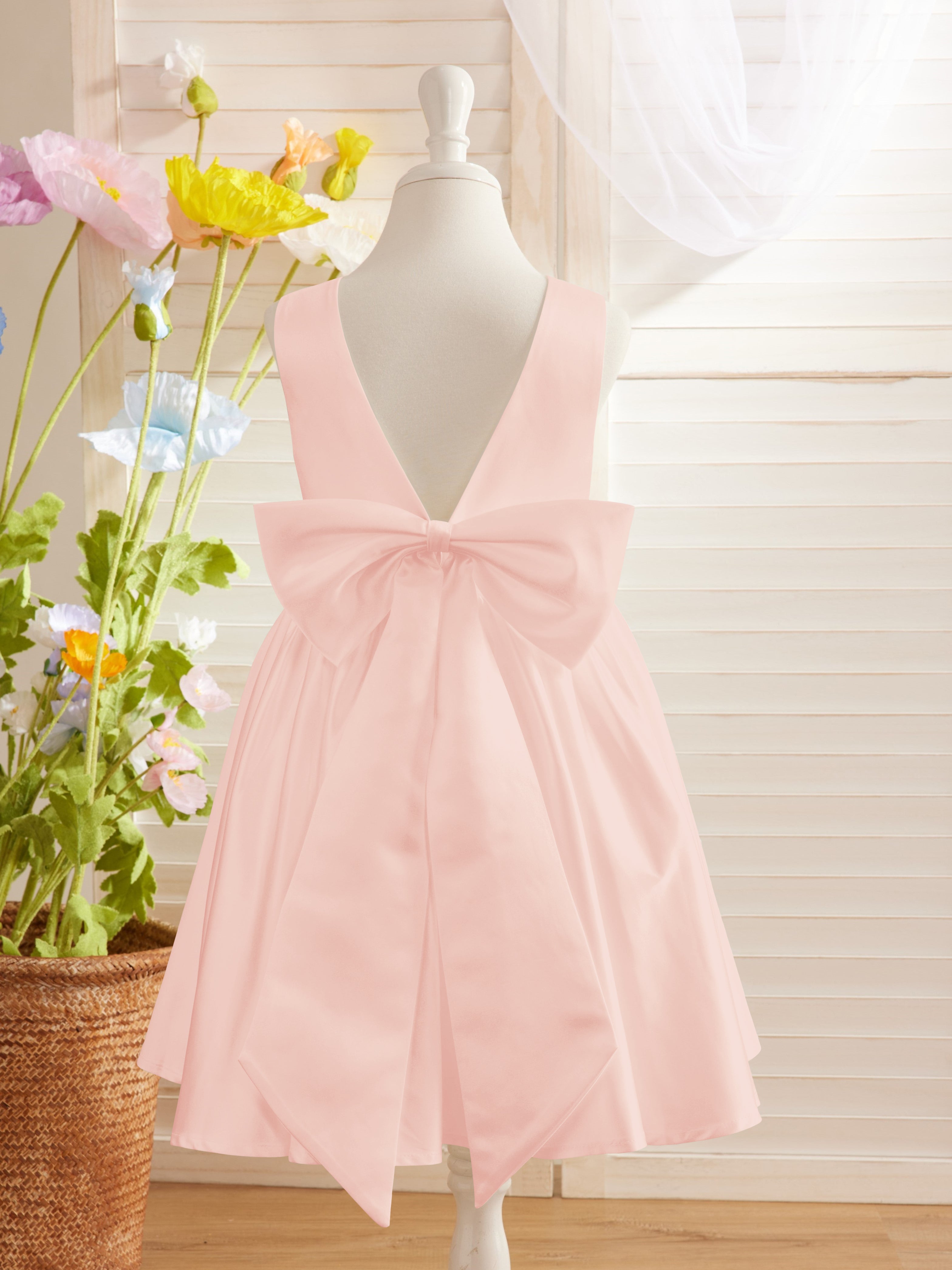 Elegante vestido de niña de las flores de satén con corte en A, espalda en V y lazo, hasta la rodilla 