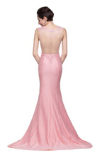 Robe de bal sirène rose à col rond et manches balayées, ornée de perles d'imitation