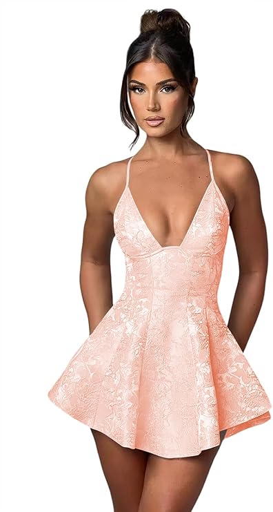 Robe de bal courte trapèze dos nu à col halter en satin jacquard à volants