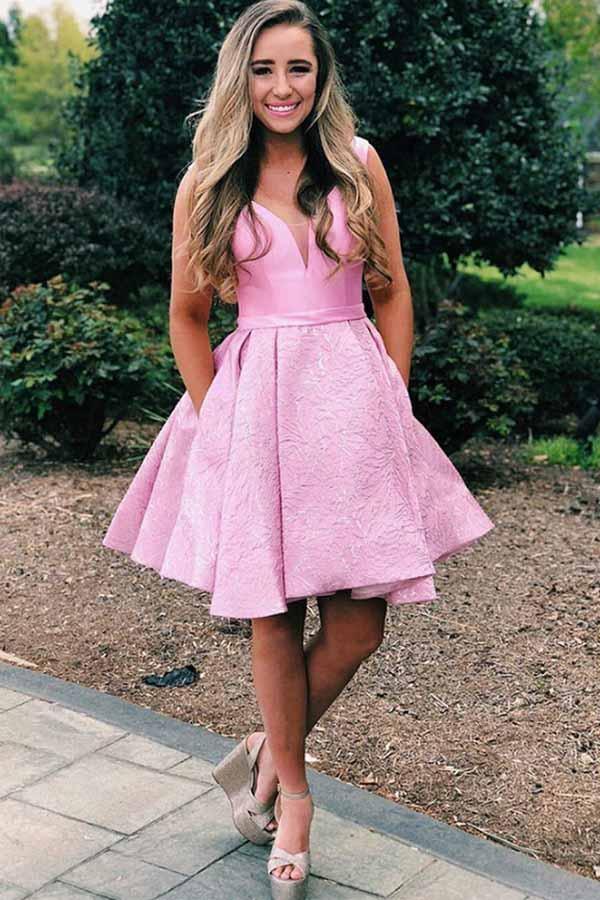 Robe de bal courte en satin rose plissé à col en V avec poches PD278