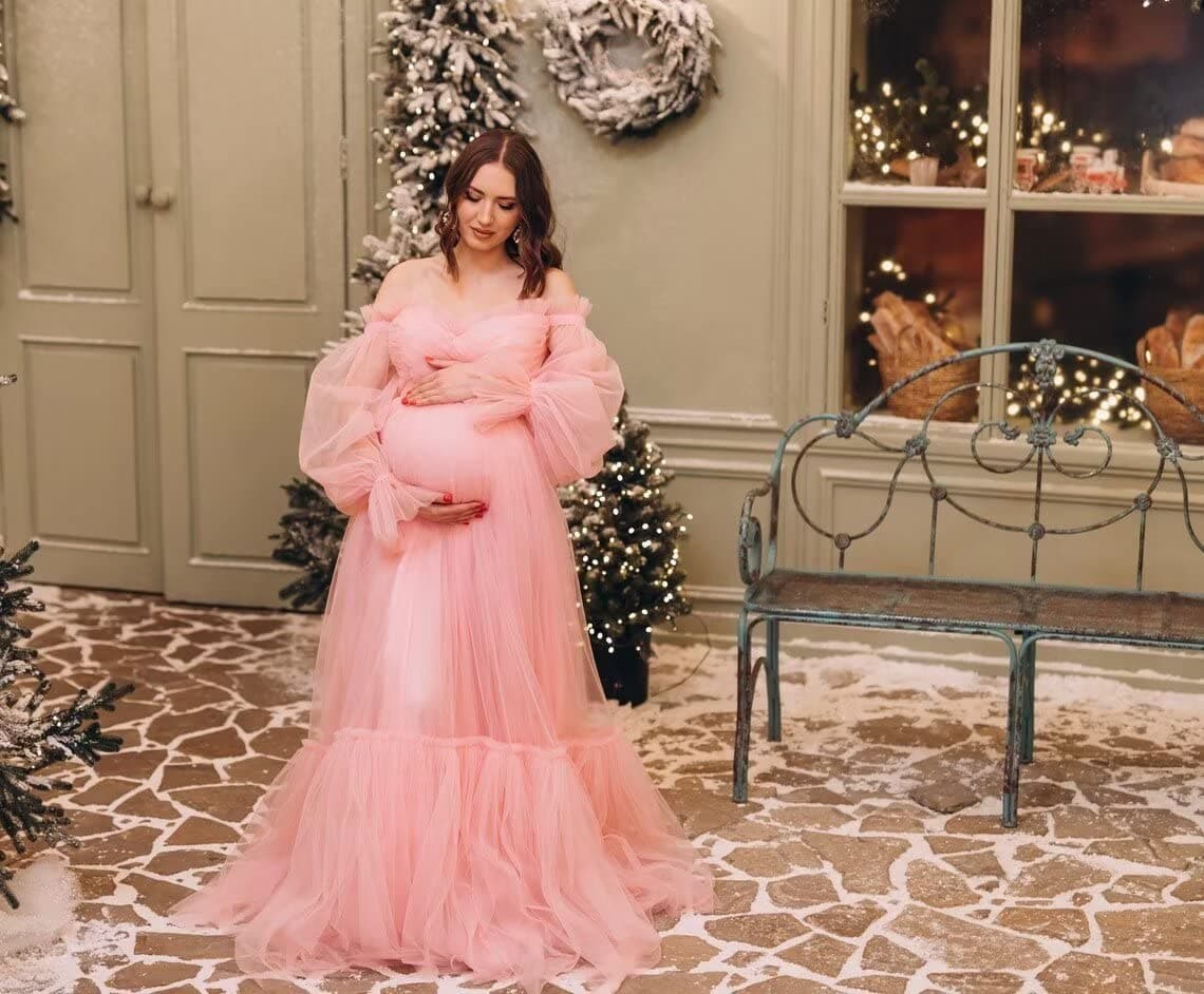 Vestido de maternidad de tul con mangas abullonadas
