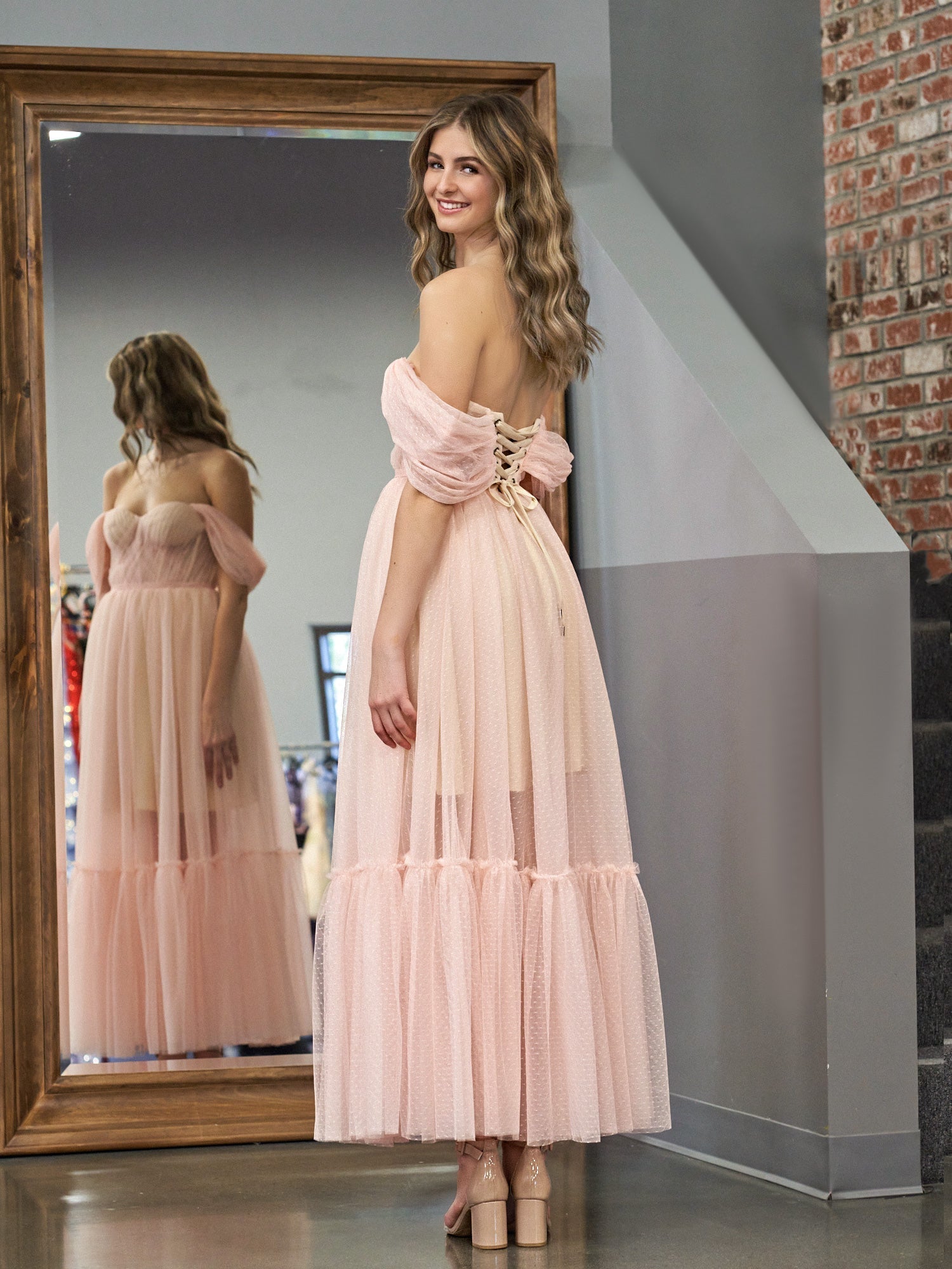 Vestido de graduación de corte A, rosa palo, tul, escote corazón, largo hasta la rodilla