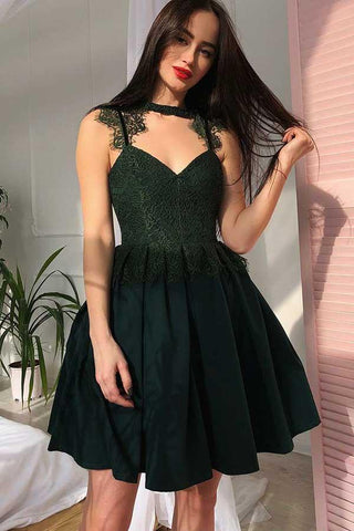 Vestido de graduación azul marino con pliegues y aberturas, con encaje PD075