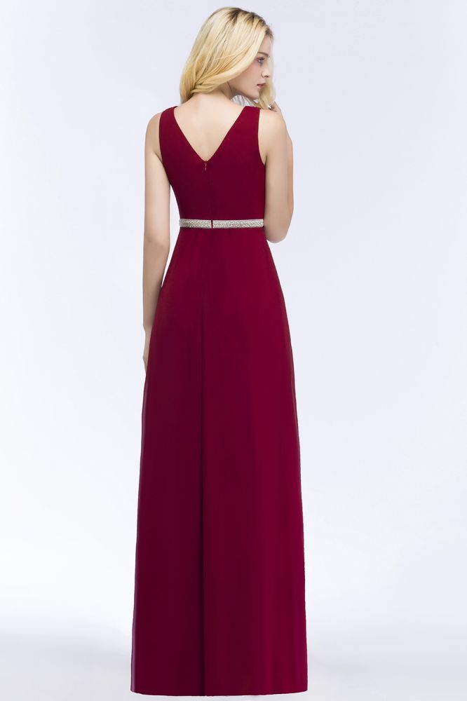 Vestidos de dama de honor de talla grande, corte en A, escote en V, largos, sin mangas, de gasa con volantes y fajín con cuentas.