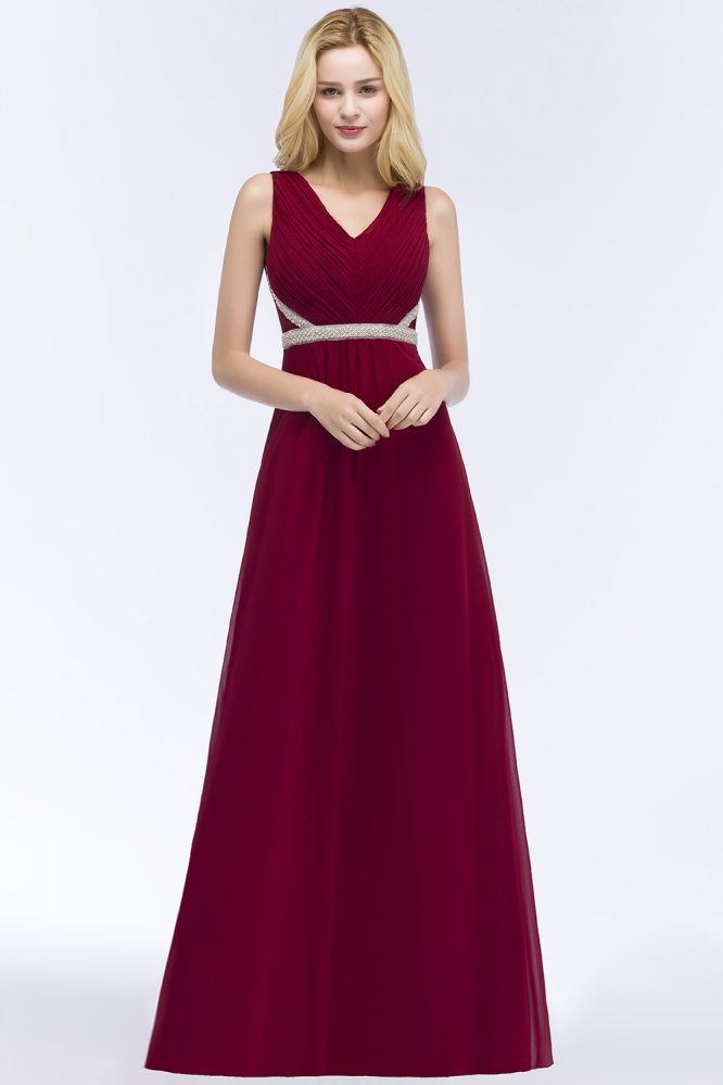 Vestidos de dama de honor de talla grande, corte en A, escote en V, largos, sin mangas, de gasa con volantes y fajín con cuentas.
