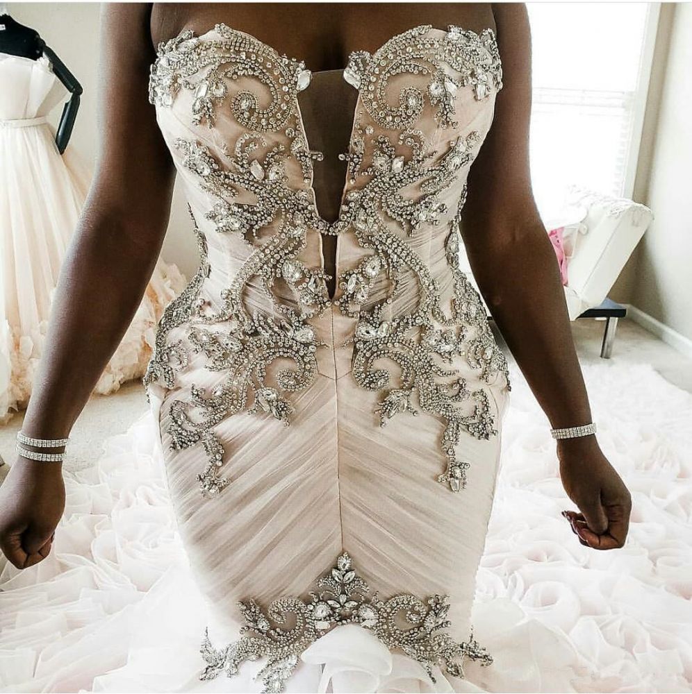 Vestido de novia de sirena de talla grande, con encaje de cristal, escote corazón, cola larga, estilo africano, hecho a medida y sin volantes.
