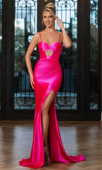 Vestido de graduación elegante con aberturas