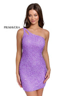 Robe de cocktail moulante à sequins asymétrique
