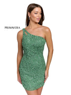 Robe de cocktail moulante à sequins asymétrique