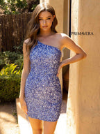 Robe de cocktail moulante à sequins asymétrique