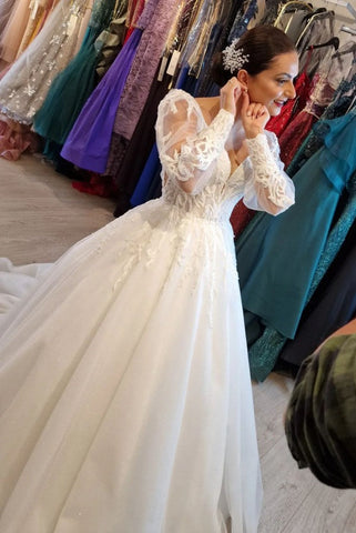 Vestidos de novia de encaje estilo princesa, corte princesa, escote en V largo, línea A, mangas largas