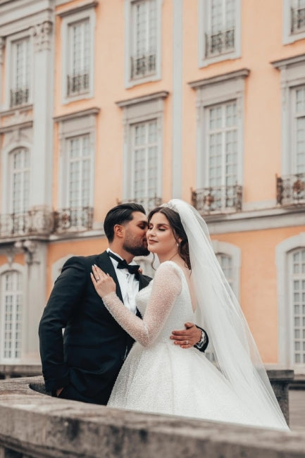Robe de mariée longue blanche de style princesse, coupe trapèze et manches longues