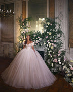 Robes de mariée de princesse de luxe avec des paillettes et de la dentelle 