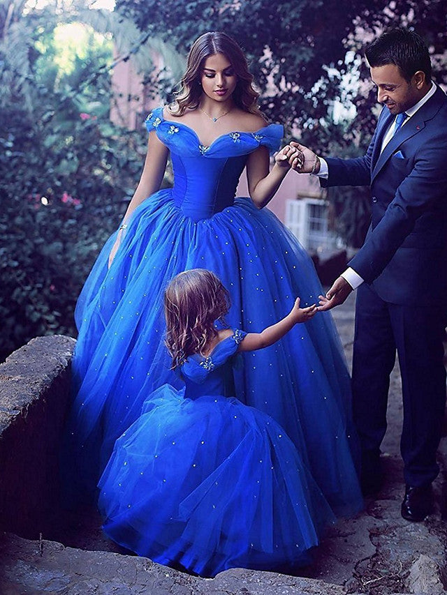 Vestidos de princesa de satén y tul sin mangas y sin tirantes para bodas, primera comunión y concursos de damitas de honor.