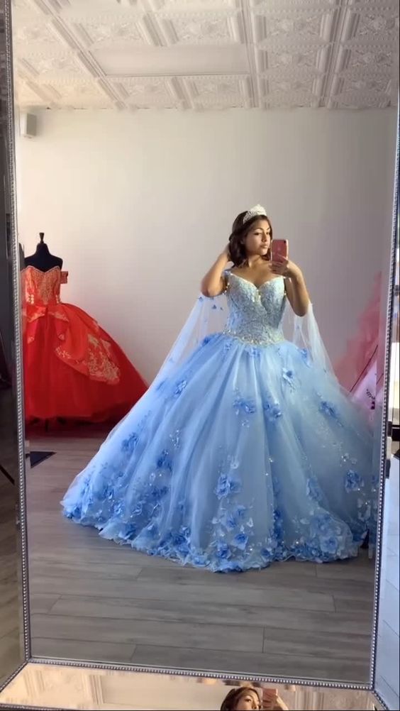 Vestido de quinceañera azul claro con flores, corte princesa, hombros descubiertos, apliques de encaje, flores 3D, cuentas de cristal, mangas largas, estilo dulce 16, modelo Y759