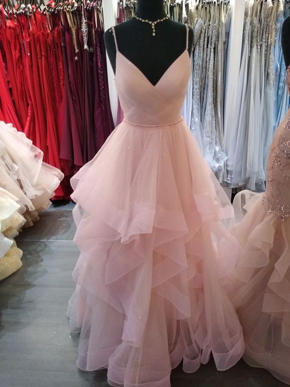 Robe de bal rose romantique à fines bretelles, coupe trapèze, volants étagés, robe de soirée rose pailletée Y1072