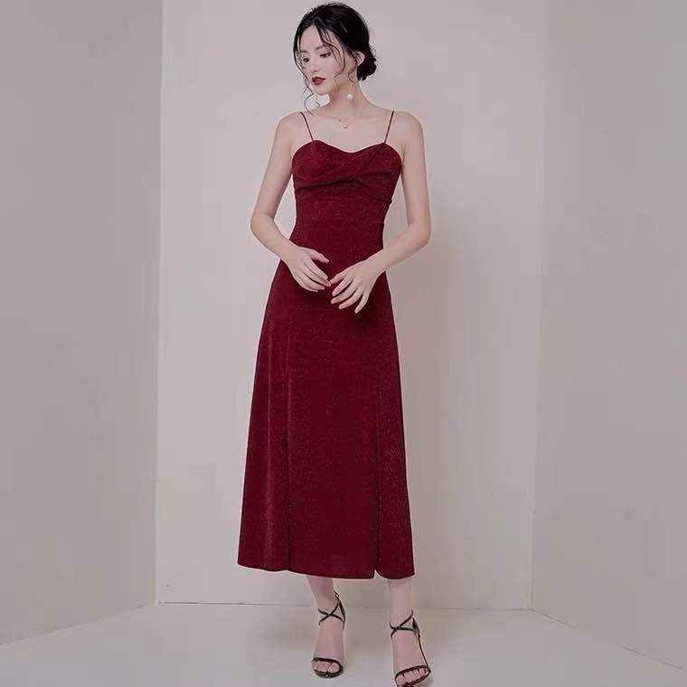 Robe de soirée rouge bordeaux à fines bretelles, fente haute, dos nu, confection sur mesure Y1140