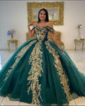 Vestido de quinceañera verde oscuro con apliques dorados y lentejuelas, corte princesa, cola corta Y962