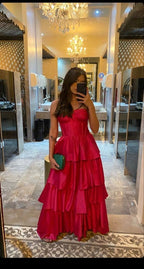 Vestido de noche de satén con falda escalonada y corte en A, ideal para graduación (modelo Y1048)