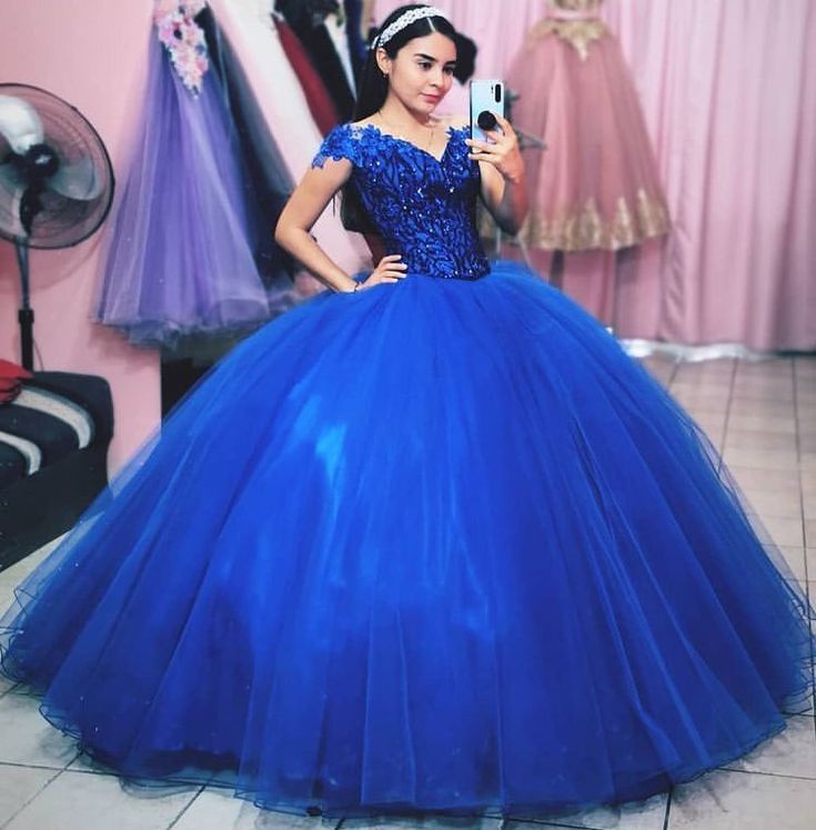 Vestido de princesa azul real de baile con hombros descubiertos Y822