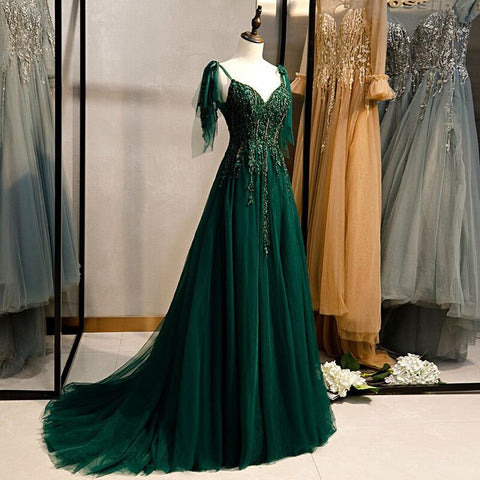 Vestido de baile de gala verde esmeralda con tirantes finos y escote en V S11037