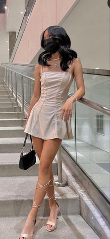 Vestido corto de fiesta estilo A con tirantes finos, ideal para ocasiones especiales (modelo Y630)