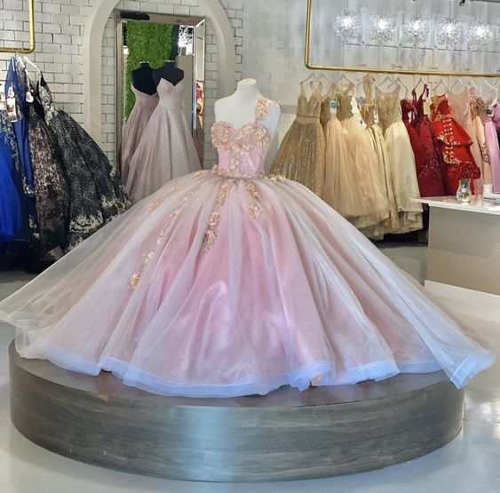 Robe de princesse en tulle rose, robe de bal rose, élégante robe de quinceañera avec appliques Y580