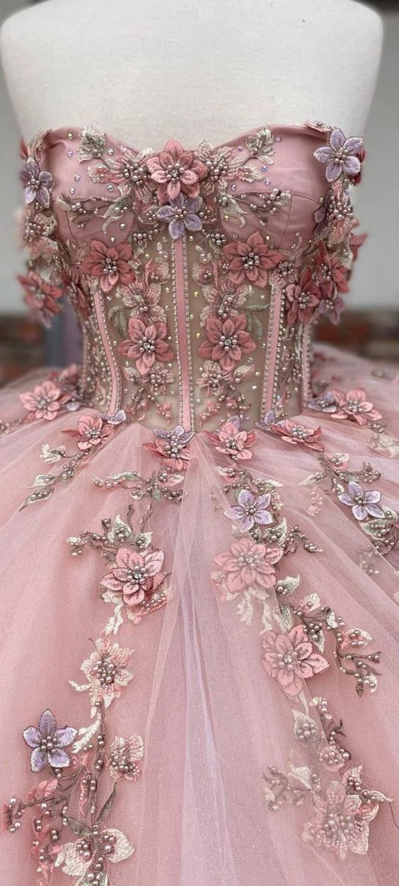 Robe de bal rose en tulle ornée d'appliqués floraux, modèle Sweet 16 Y527