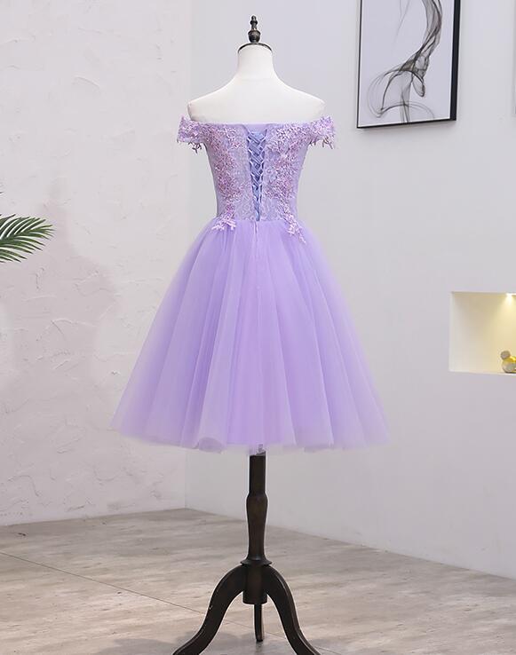 Vestido de fiesta de bienvenida con hombros descubiertos, encaje y tul color lila claro S11189