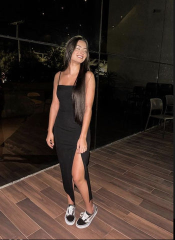 Robe de bal vintage noire à fines bretelles fendue, coupe cintrée, modèle Y1187