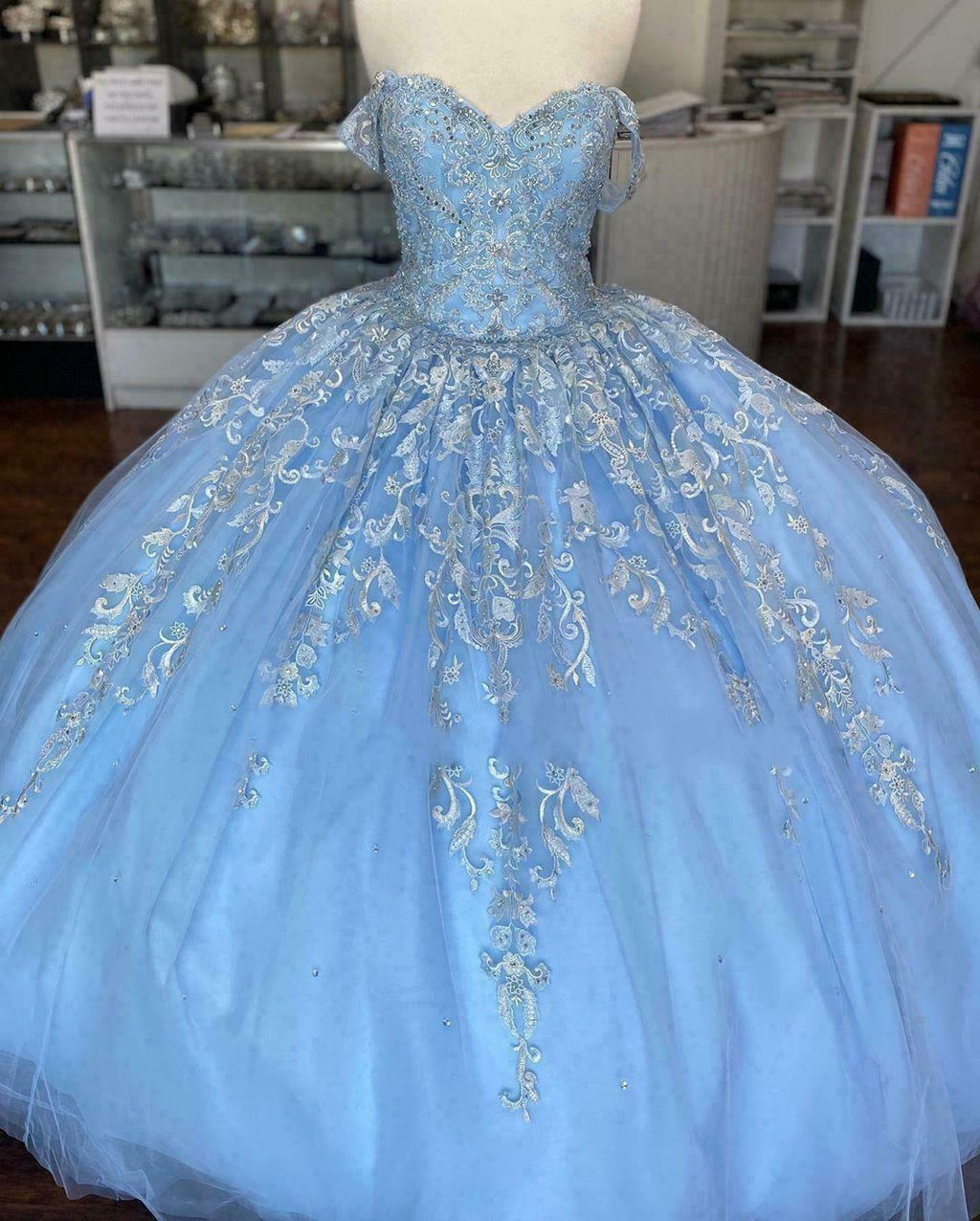 Vestido de quinceañera azul de baile de cuento de hadas invernal, vestido de baile de tul azul con encaje Y674