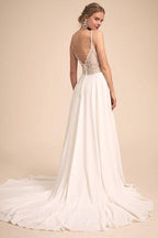 Vestido de novia sencillo de gasa con escote en V, tirantes finos y corte en A, con espalda de encaje, colección 2025