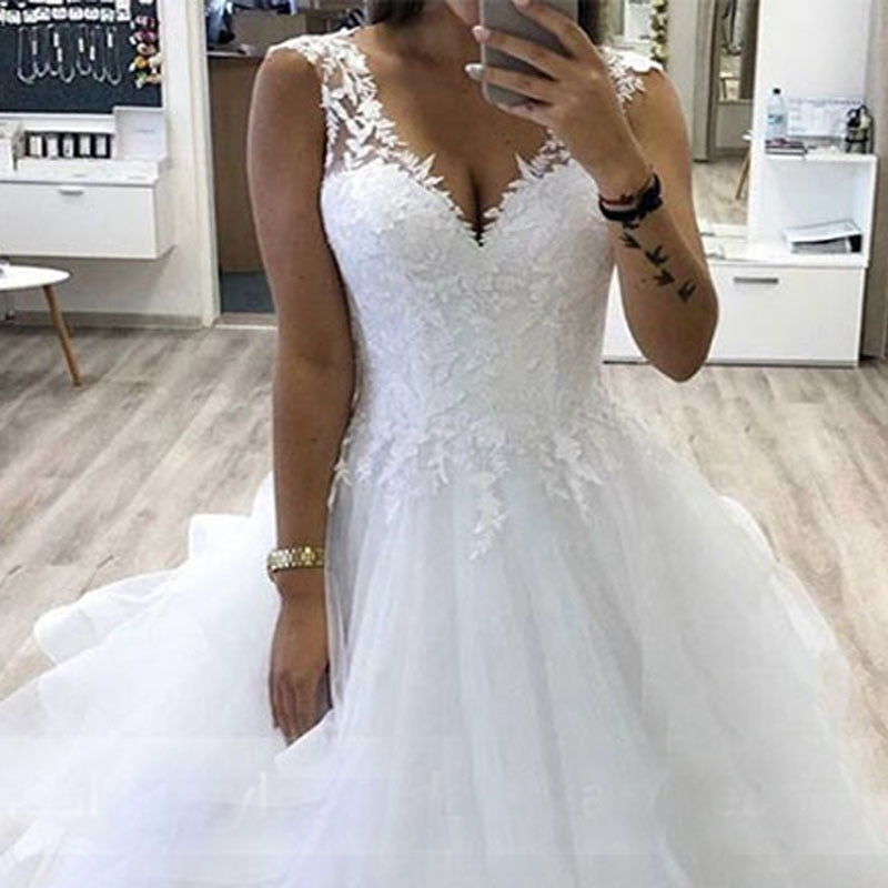 Baoleely V-neck Princess Ball Gown Wedding Dress With Tiered Tulle Skirt White Customize Bride Dress Winter Bridal Gowns