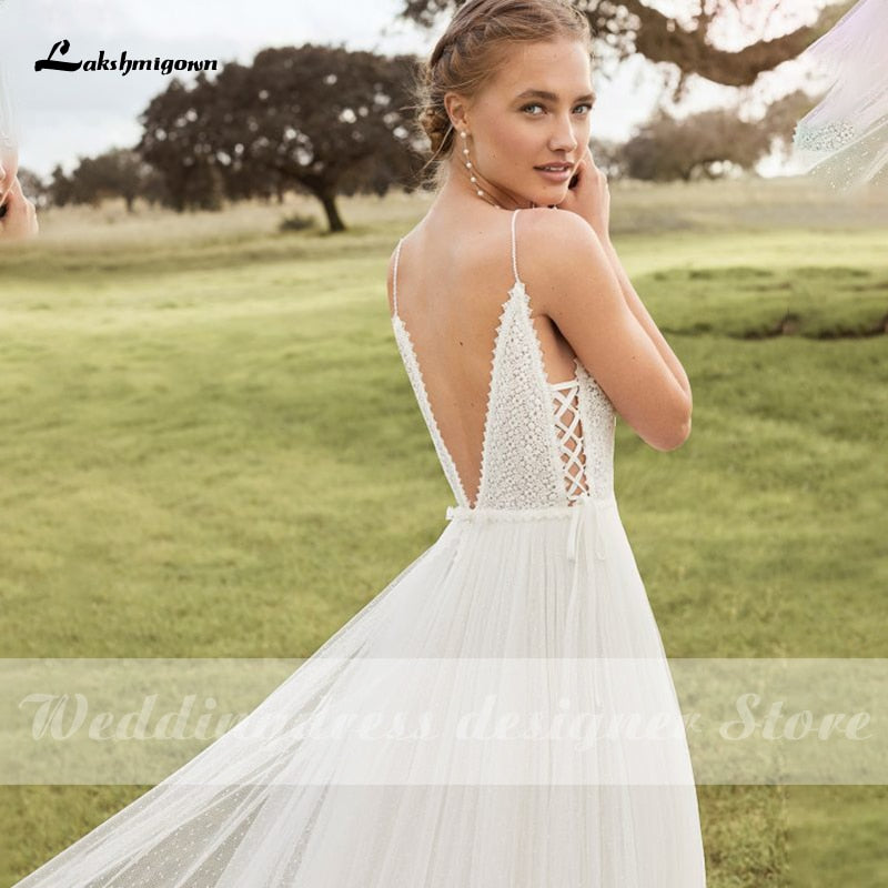 Baoleely Lakshmigown Spaghetti Straps Boho Wedding Dresses 2021 V Neck Backless Bohemian Lace Bride Dress Tulle Beach Bridal Gown