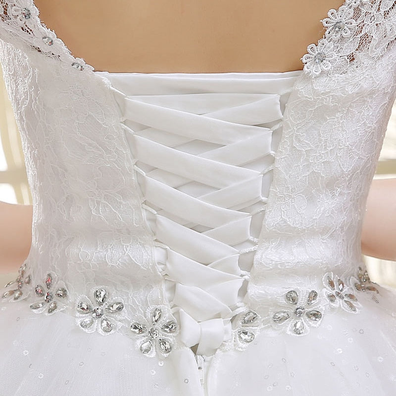 Baoleely White Short Sleeves Wedding Dress Simple O-Neck Embroidery Floor-Length Backless Lace Up Plus Size Wedding Gowns For Women G111