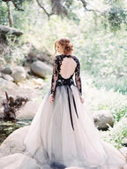 Baoleely Vintage Black Lace And White Tulle Wedding Dresses Sexy V Neck Backless Illusion Long Sleeves Gothic Bridal Gowns mariee