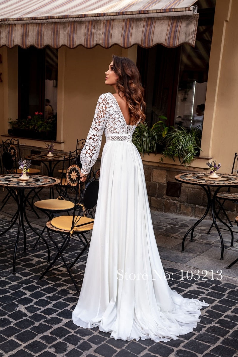 Baoleely Bohemian Lace Long Sleeve Wedding Dresses Chiffon Sweep Train Vintage Scoop Neck Bridal Gowns Pearls Beach Bridal Gown