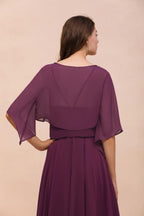 Robe de demoiselle d'honneur violette à bretelles spaghetti et drapée, longueur au sol, style décontracté.