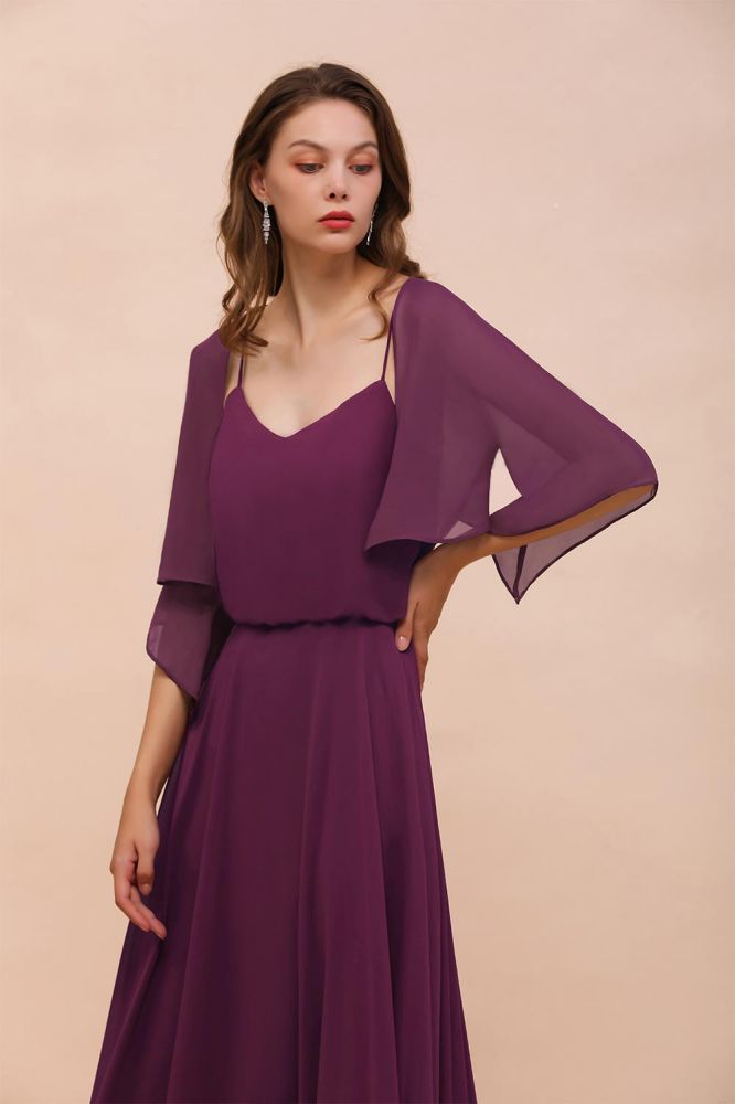 Robe de demoiselle d'honneur violette à bretelles spaghetti et drapée, longueur au sol, style décontracté.