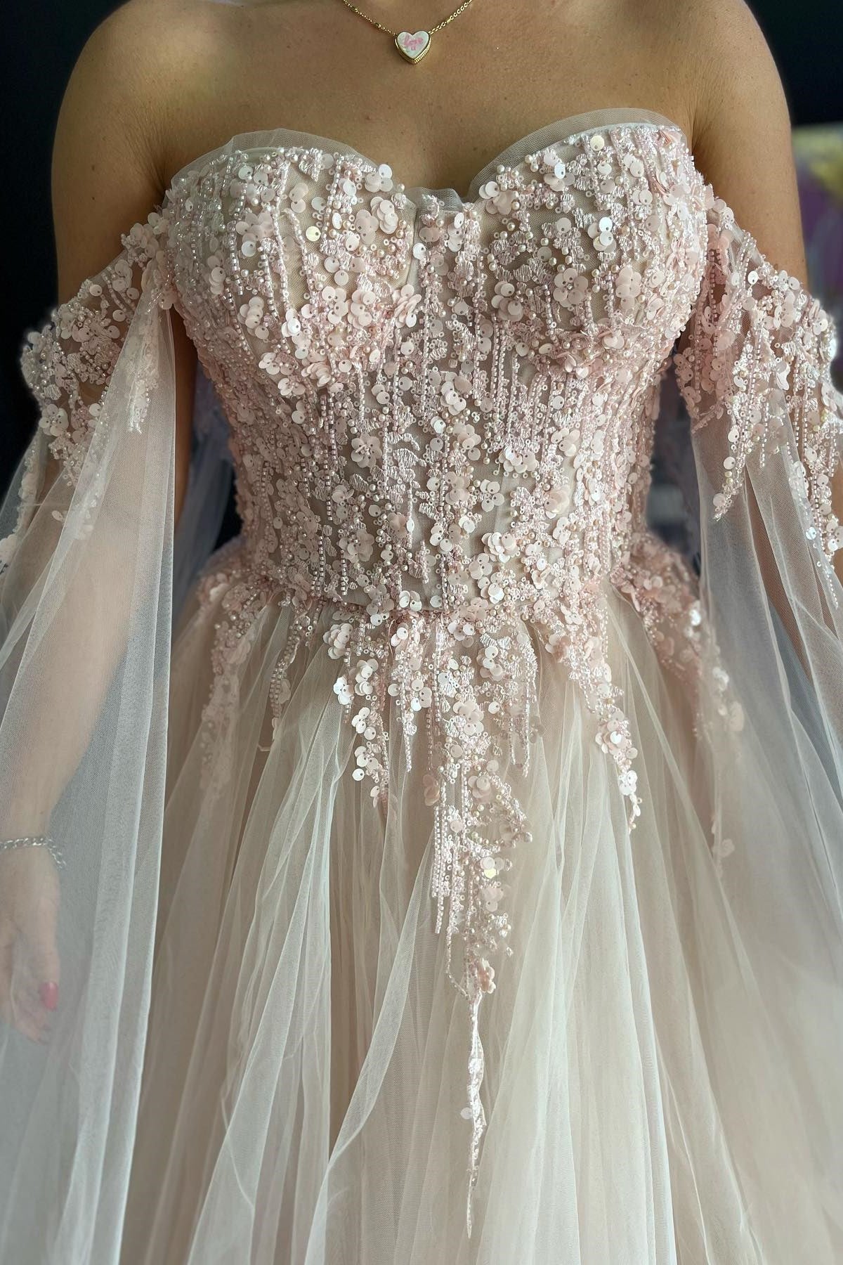 Ralap | Vestido de gala rosa rubor con encaje floral 3D y hombros descubiertos