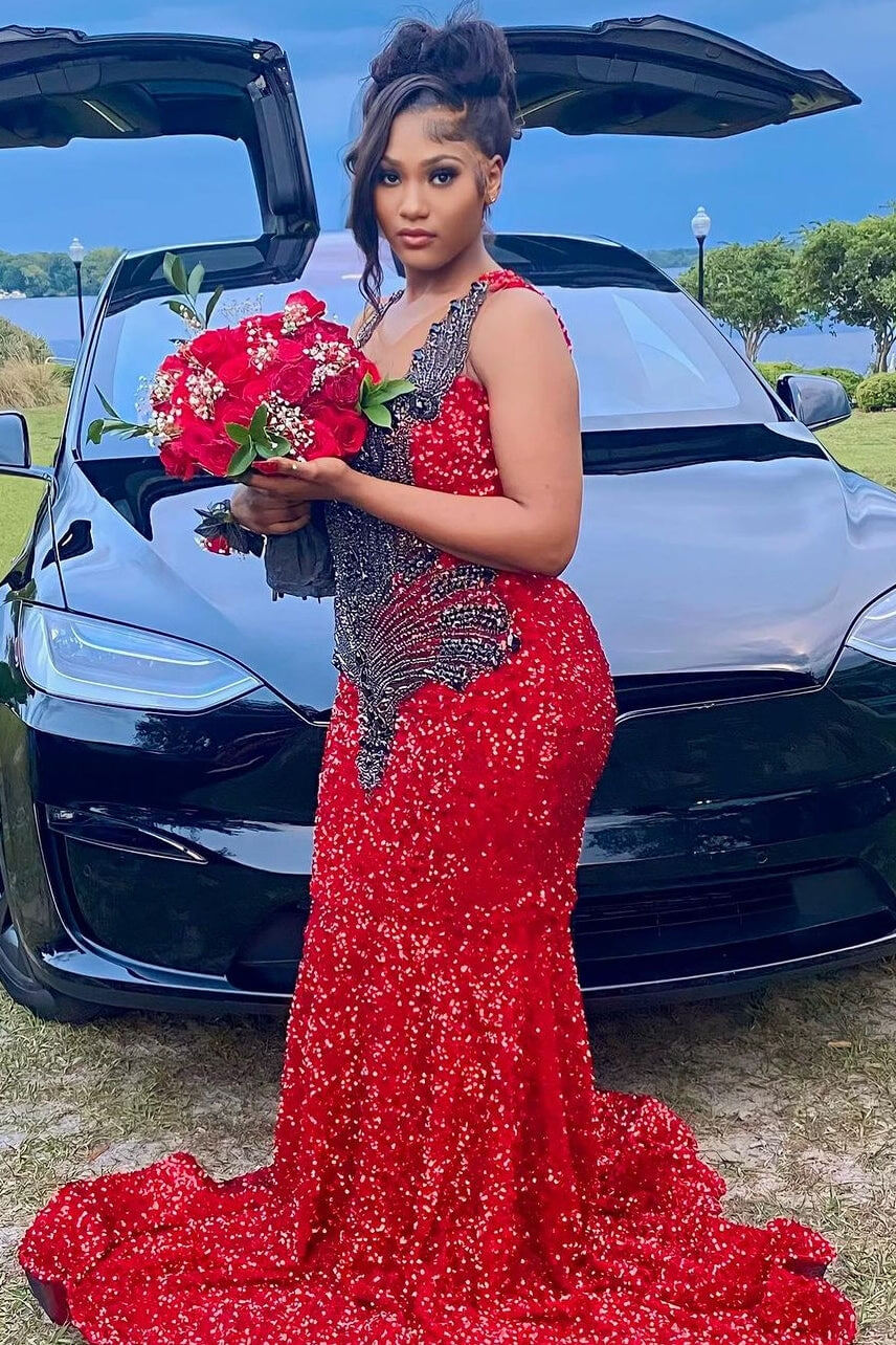 Red Sleeveless Mermaid Prom Dress with Scoop Neck Sequins and Beadings